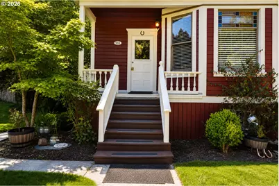 533 38th St, Astoria, OR 97103 - Photo 2