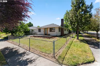 5136 N Fessenden St, Portland, OR 97203 - Photo 2