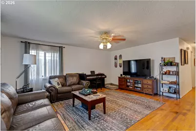 2420 NE 86th Ave, Portland, OR 97220 - Photo 4