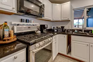 2420 NE 86th Ave, Portland, OR 97220 - Photo 10