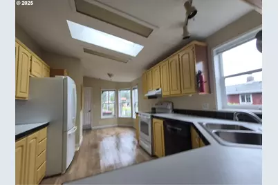 140 SW Birch Ave, Warrenton, OR 97146 - Photo 14