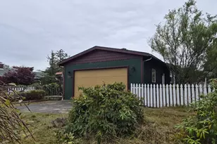 140 SW Birch Ave, Warrenton, OR 97146 - Photo 1