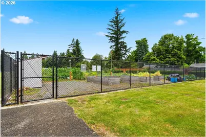 1014 SE 175th Pl, Portland, OR 97233 - Photo 24
