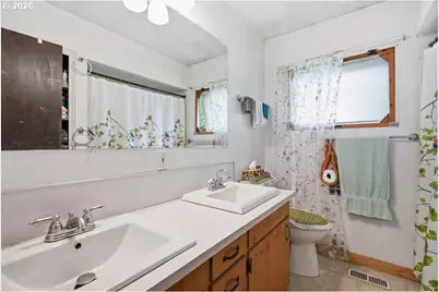 1014 SE 175th Pl, Portland, OR 97233 - Photo 18