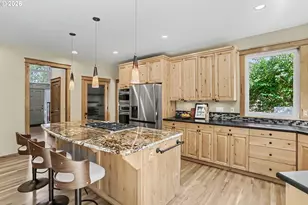17622 Brookhurst Dr, Lake Oswego, OR 97034 - Photo 12