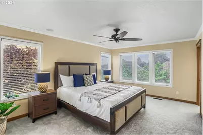 17622 Brookhurst Dr, Lake Oswego, OR 97034 - Photo 16