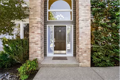 17622 Brookhurst Dr, Lake Oswego, OR 97034 - Photo 2