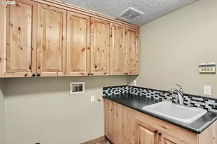 17622 Brookhurst Dr, Lake Oswego, OR 97034 - Photo 24