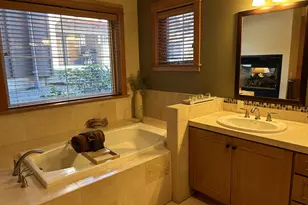 132 E Surfcrest Ave, Cannon Beach, OR 97110 - Photo 4