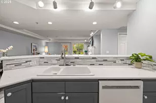 15420 NE Knott St, Portland, OR 97230 - Photo 10