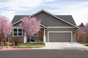 450 NE Oak Ct, Redmond, OR 97756 - Photo 1