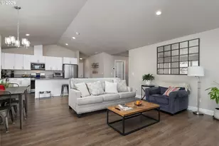 450 NE Oak Ct, Redmond, OR 97756 - Photo 6