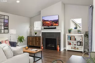 450 NE Oak Ct, Redmond, OR 97756 - Photo 4