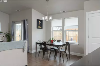 450 NE Oak Ct, Redmond, OR 97756 - Photo 8