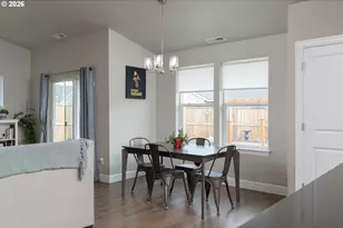 450 NE Oak Ct, Redmond, OR 97756 - Photo 8