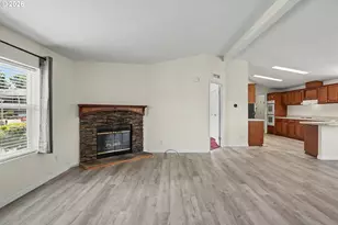 1015 Oak St, Silverton, OR 97381 - Photo 6