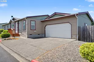 1015 Oak St, Silverton, OR 97381 - Photo 2