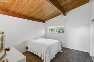 290 N 3rd Ct, Coos Bay, OR 97420 - Photo 22