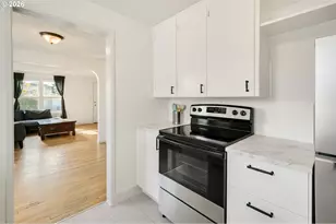 12107 SE Kelly St, Portland, OR 97266 - Photo 12