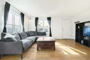 12107 SE Kelly St, Portland, OR 97266 - Photo 4