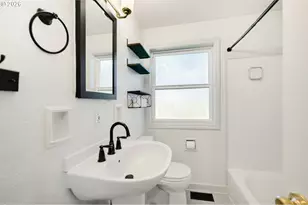 12107 SE Kelly St, Portland, OR 97266 - Photo 18