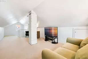 12107 SE Kelly St, Portland, OR 97266 - Photo 26