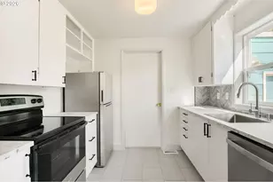 12107 SE Kelly St, Portland, OR 97266 - Photo 8