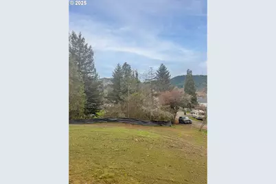 252 NE Third St, Oakland, OR 97462 - Photo 22