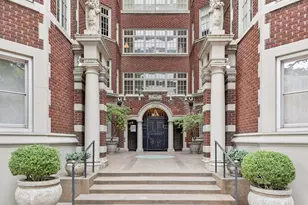 1209 SW 6th Ave, Portland, OR 97204 - Photo 2