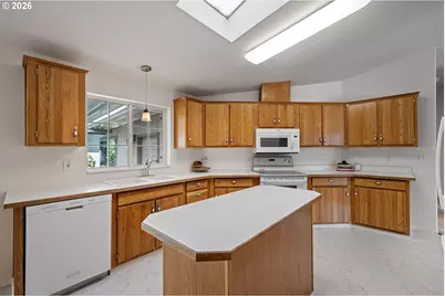 3220 Crescent Ave #39, Eugene, OR 97408 - Photo 10