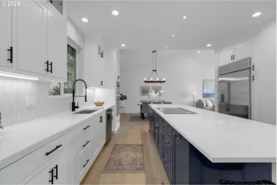 9375 NE Sacramento St, Portland, OR 97220 - Photo 10