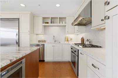 3601 S River Pkwy #2110, Portland, OR 97239 - Photo 14