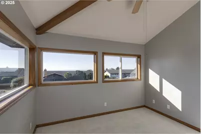 1060 NE 7th Dr, Newport, OR 97365 - Photo 34