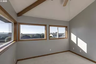 1060 NE 7th Dr, Newport, OR 97365 - Photo 34