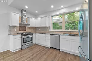 71 NE Graham St, Portland, OR 97212 - Photo 8