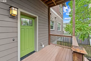 71 NE Graham St, Portland, OR 97212 - Photo 2
