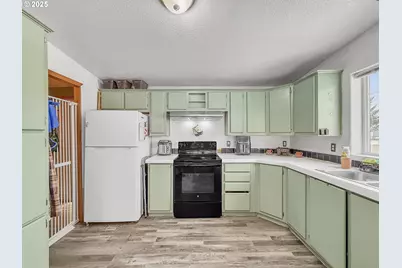 2084 18th St, Baker City, OR 97814 - Photo 12