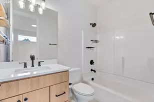 8823 N Endicott Ave, Portland, OR 97217 - Photo 18