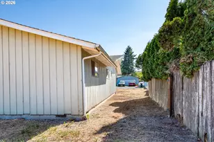 425 SW Laurel St, Junction City, OR 97448 - Photo 30
