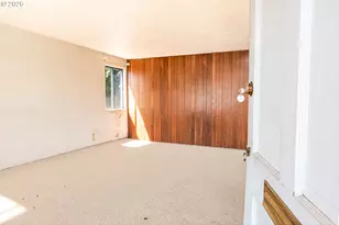 425 SW Laurel St, Junction City, OR 97448 - Photo 4