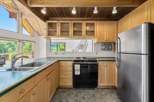 670 Old Homestead Rd, Oakland, OR 97462 - Photo 8