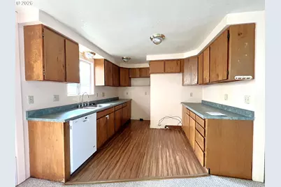 620 S Wasson St, Coos Bay, OR 97420 - Photo 4