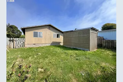620 S Wasson St, Coos Bay, OR 97420 - Photo 2