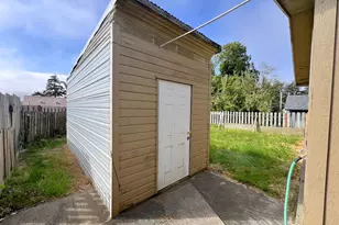 620 S Wasson St, Coos Bay, OR 97420 - Photo 22