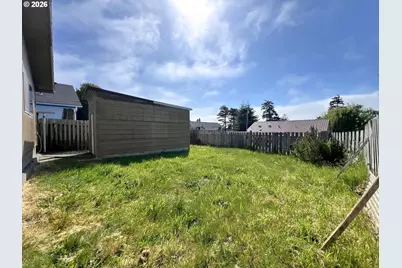 620 S Wasson St, Coos Bay, OR 97420 - Photo 22