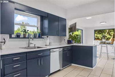 6026 NE 57th Ave, Portland, OR 97218 - Photo 12