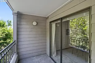 1320 SW Hall St, Portland, OR 97201 - Photo 22