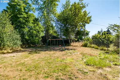 820 Rosemont Ave, Salem, OR 97304 - Photo 24