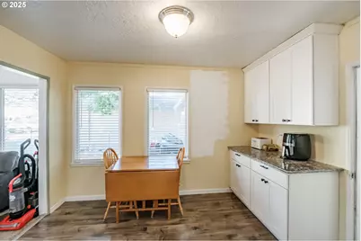 820 Rosemont Ave, Salem, OR 97304 - Photo 14
