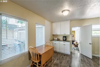 820 Rosemont Ave, Salem, OR 97304 - Photo 8